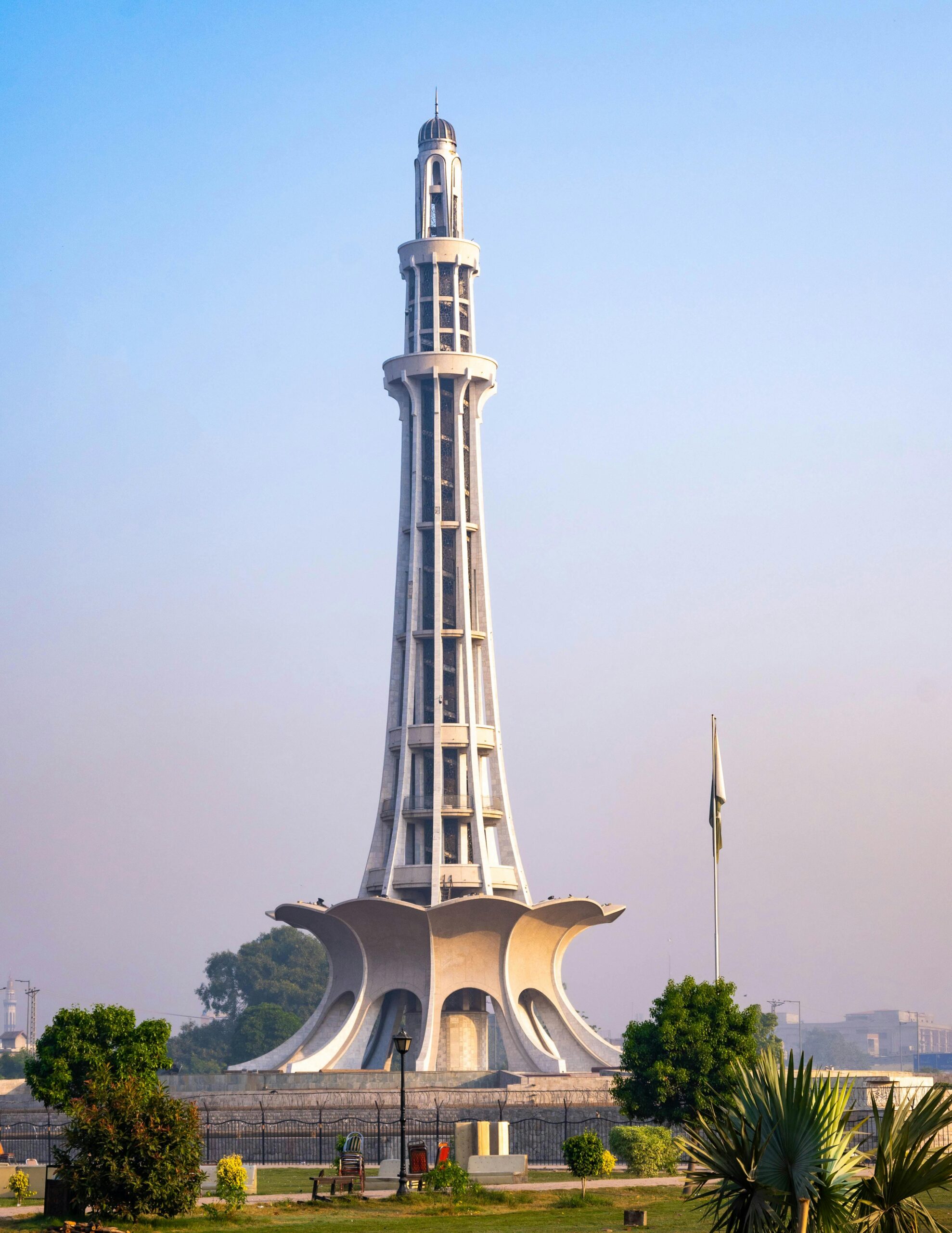 Explore the iconic Minar-e-Pakistan, a symbol of independence, in Lahore, Pakistan. Perfect for cultural exploration.